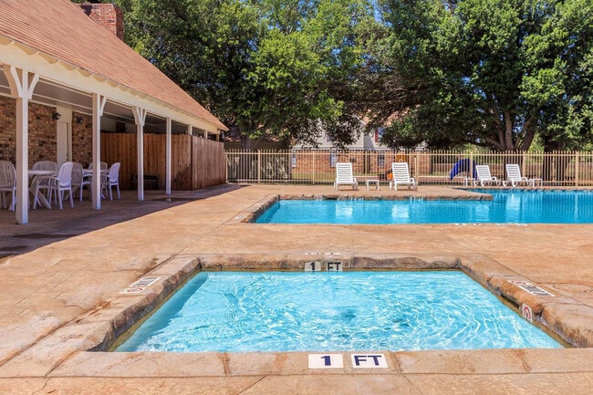 Photo - Camelot Apartments - Brownwood