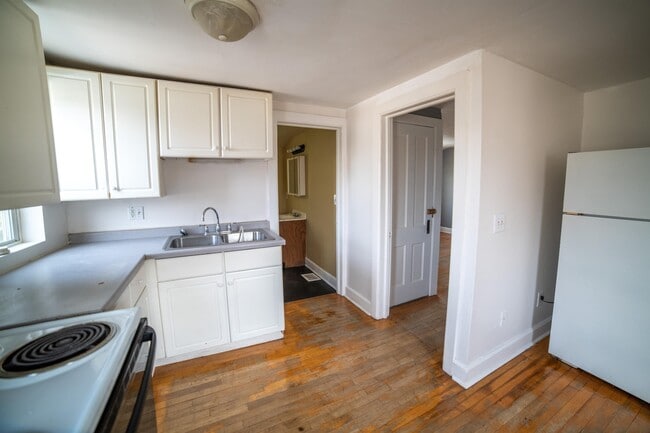 Photo - 127 Woodlawn Ave