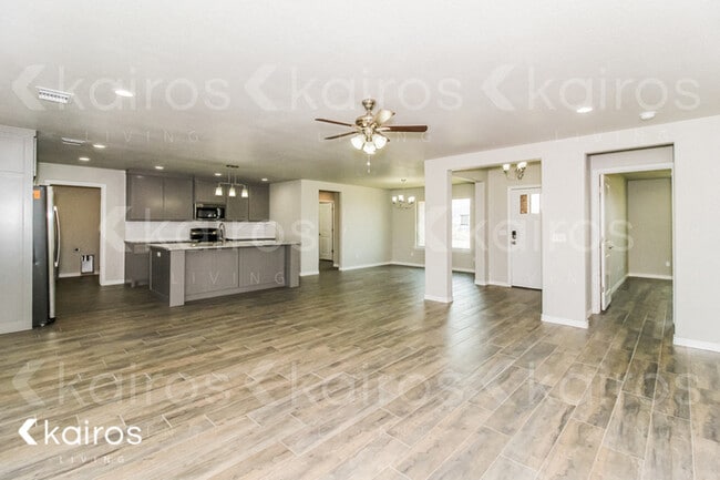 Photo - 2704 Daytona Ave