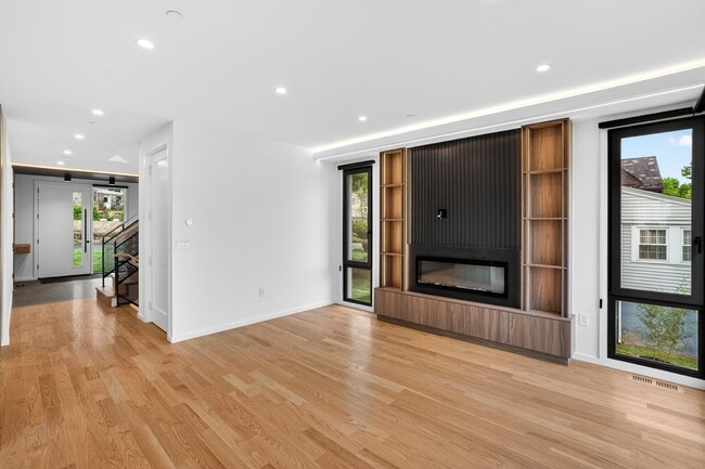 11 Algonquin Rd
