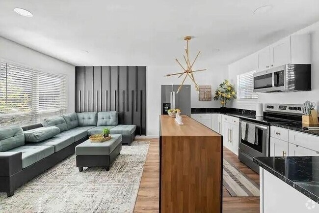 Building Photo - 4811 Live Oak St Unit 103 Rental