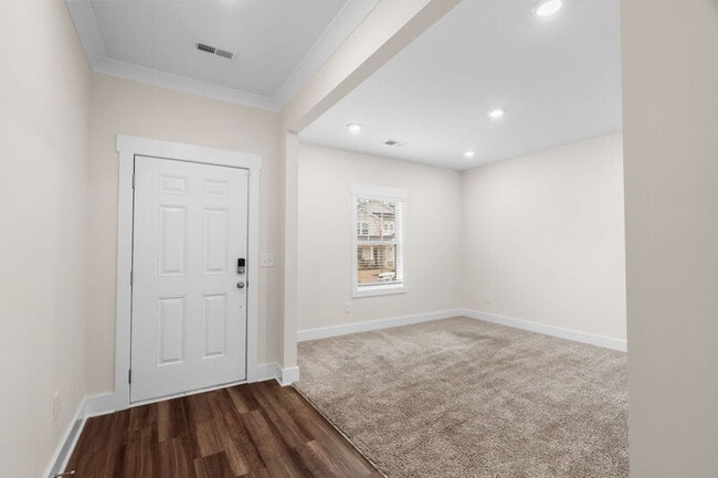 Photo - 216 Pewter Cir
