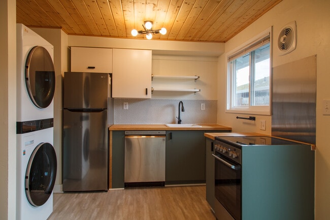 Photo - 306 NE 75th Ave