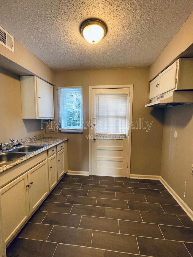 Photo - 3089 Waynoka Ave Unit 1