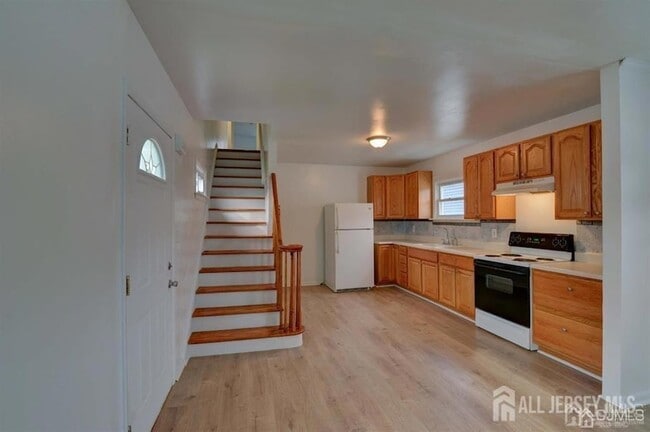 Photo - 115 Pulaski Ave Unidad B