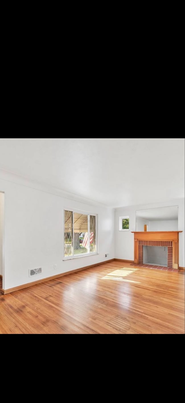 Photo - 3444 Saint Bernard Dr