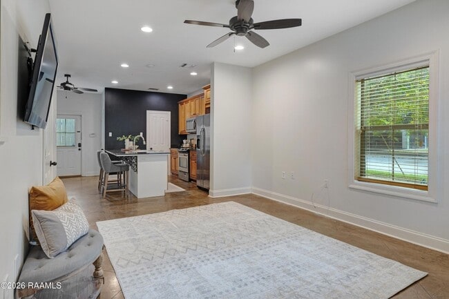 Photo - 701 W Taft St Unit 7