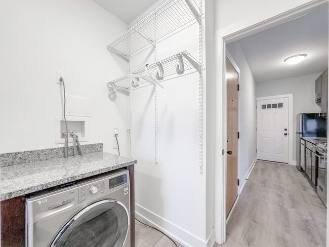 Photo - 725 W Brompton Ave Unit A04W