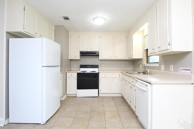 Photo - 7839 Coronet Way