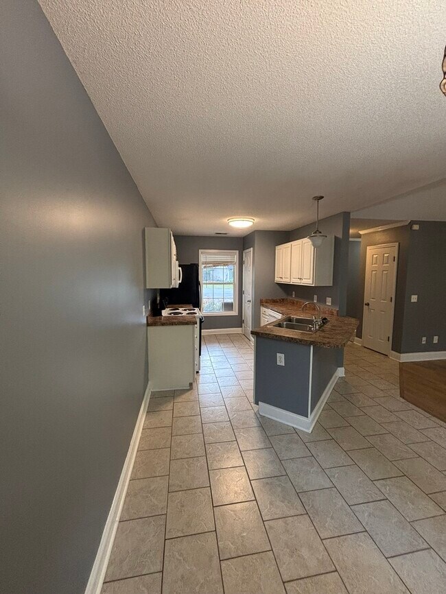 Photo - 864 Burnside Dr