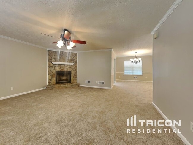 Photo - 345 Woods Ln