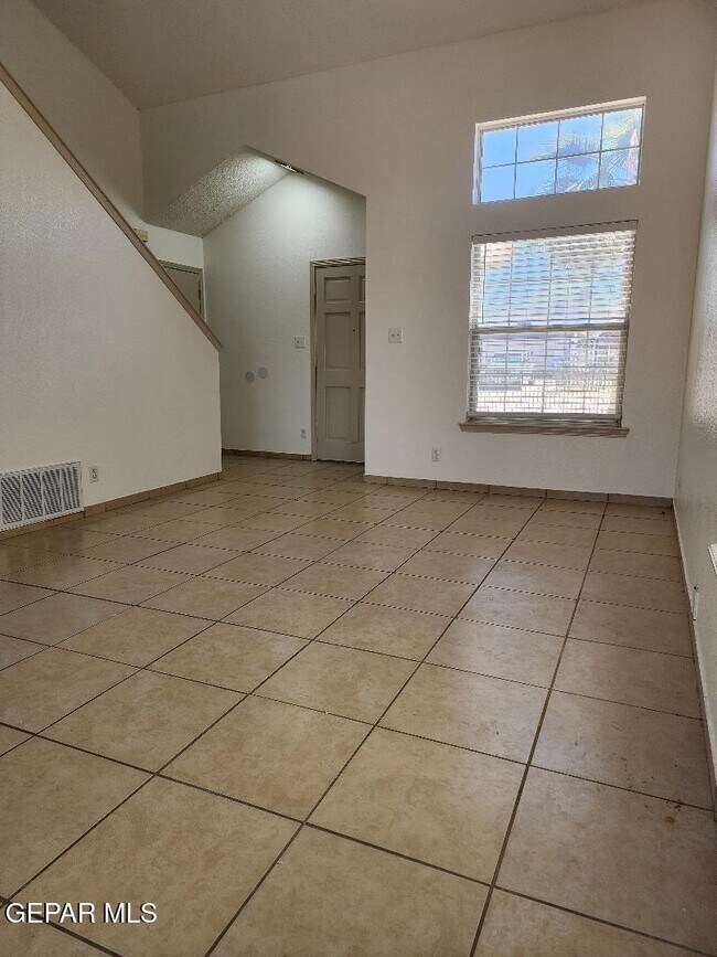 Photo - 10497 Valle del Mar Dr