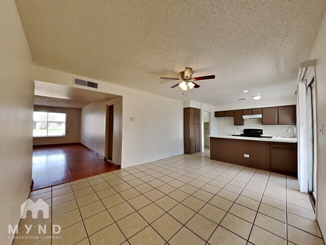 Photo - 7555 W Devonshire Ave