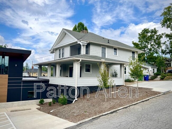 Building Photo - 301 Merrimon Ave Unit 101 Rental