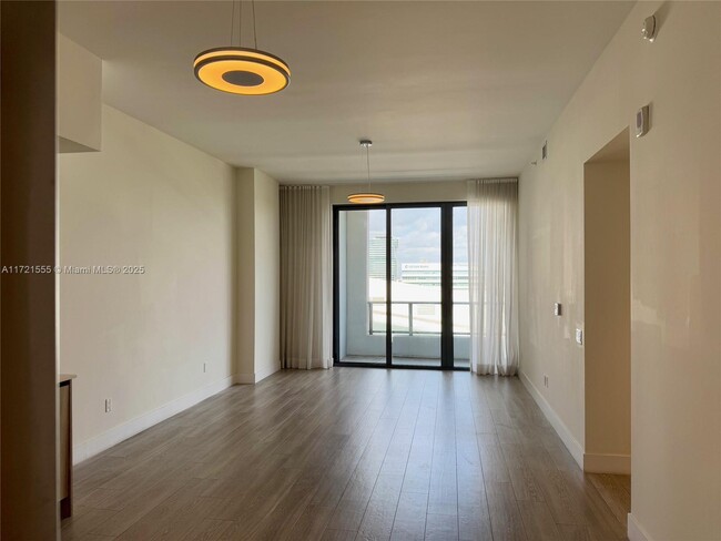 Building Photo - 2960 NE 207th St Unit 1208 Rental