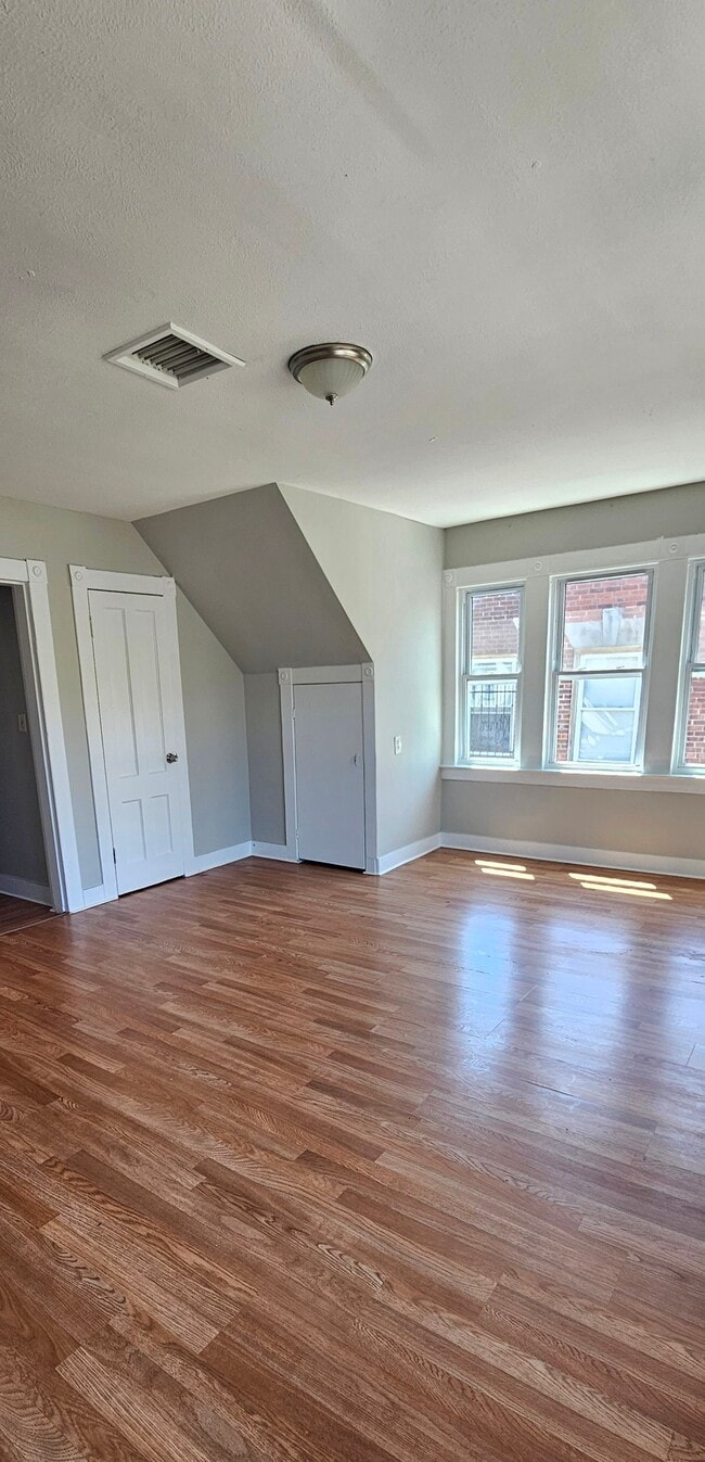 Photo - 299 Norton St Unit 3