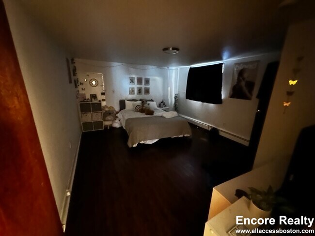 Photo - 61 Selkirk Rd Unit 7