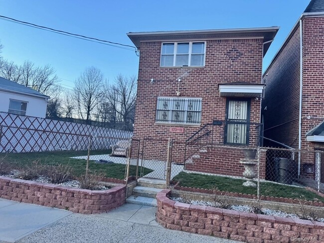 Building Photo - 173-11 Booth Memorial Ave