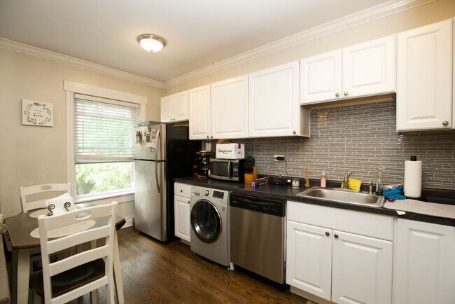 Photo - 2129 N Dayton St Unit 102