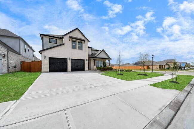 1500 Sunrise Gables Dr
