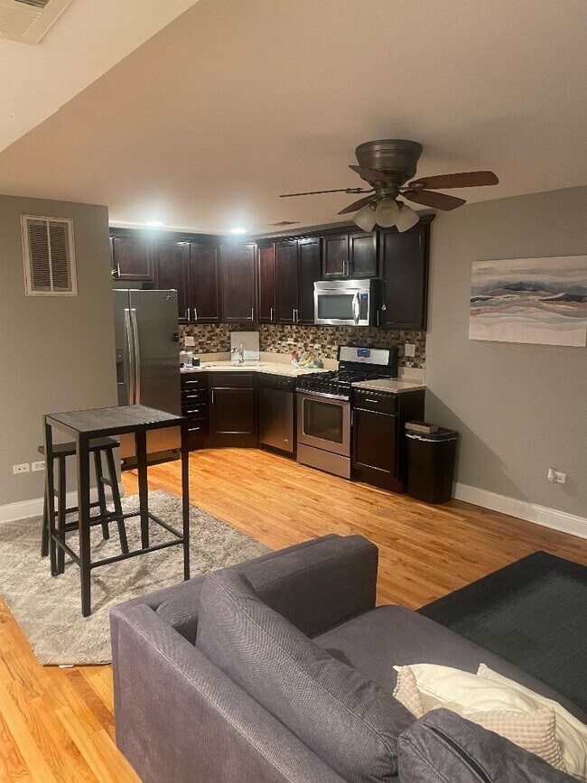 Photo - 3313 S Calumet Ave