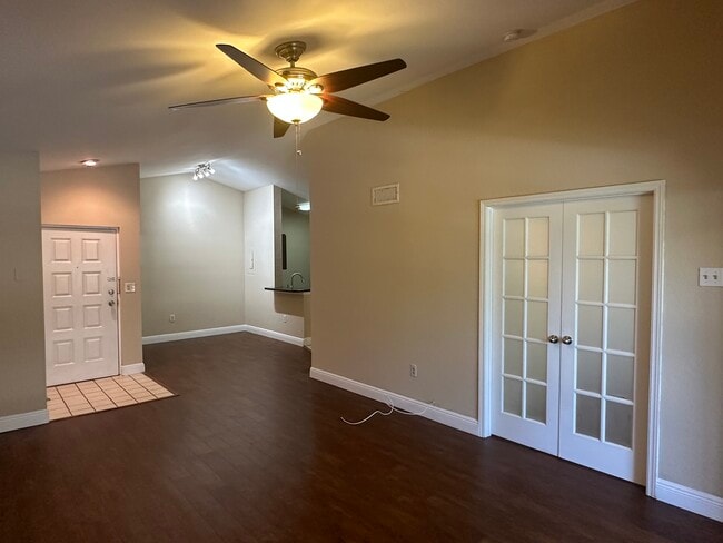 Building Photo - 2850 N Oakland Forest Dr Unit 208