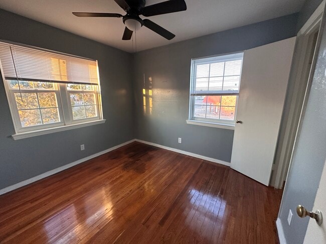 Building Photo - 212 S Fillmore St Unit Condo