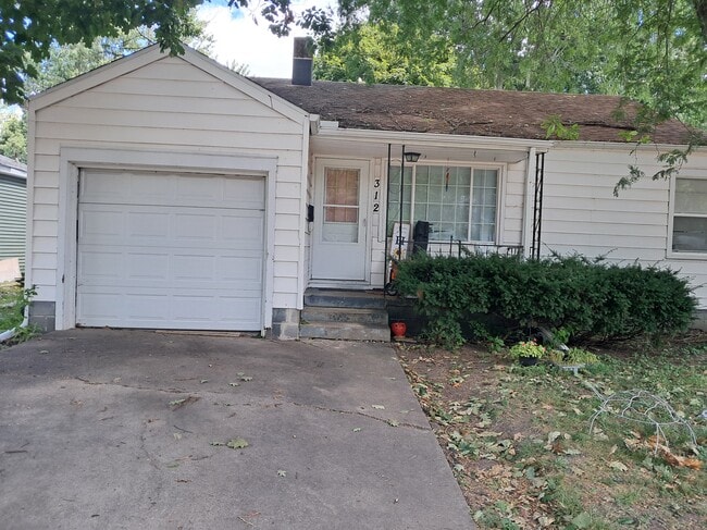 Building Photo - 312 Miller Ave Rental