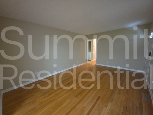 1908 Medfield Rd