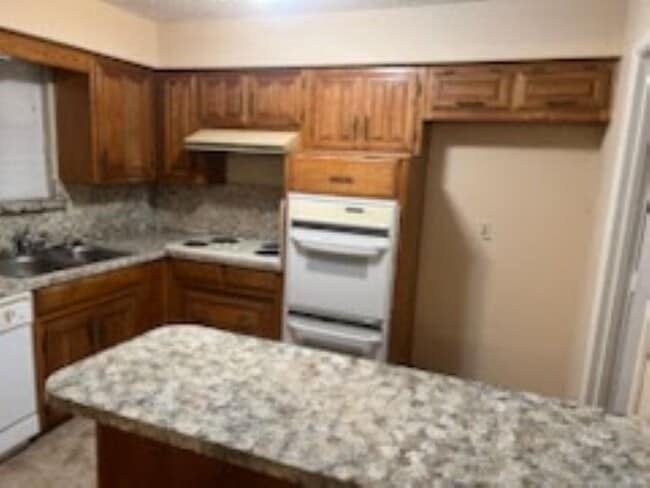 121 Wildwood Dr Unit 1