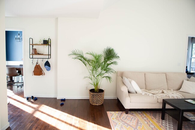 Photo - 7917 Hamilton Mill Dr