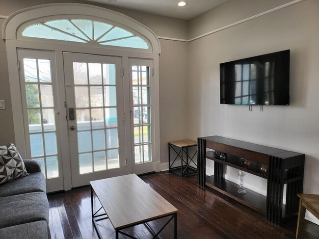 Photo - 434 S Cortez St