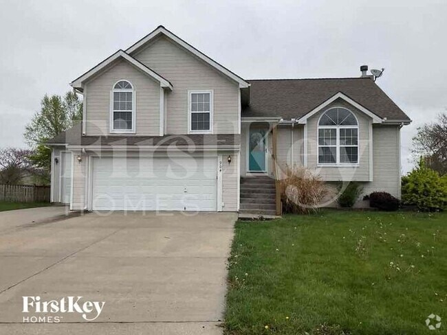 Building Photo - 904 E Madelyn Dr Rental
