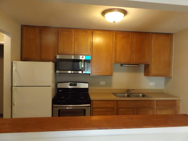 Photo - 710 W Huntington Commons Rd Unit 1A