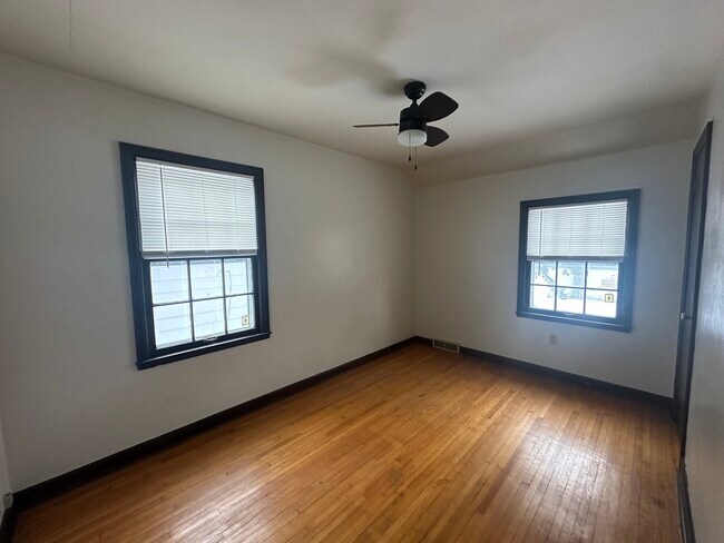 Photo - 2622 Linden Ave