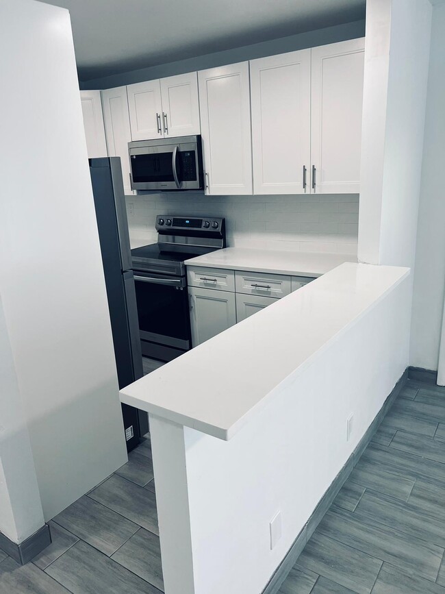 Photo - 930 N 14th Ct Unit Apt 6