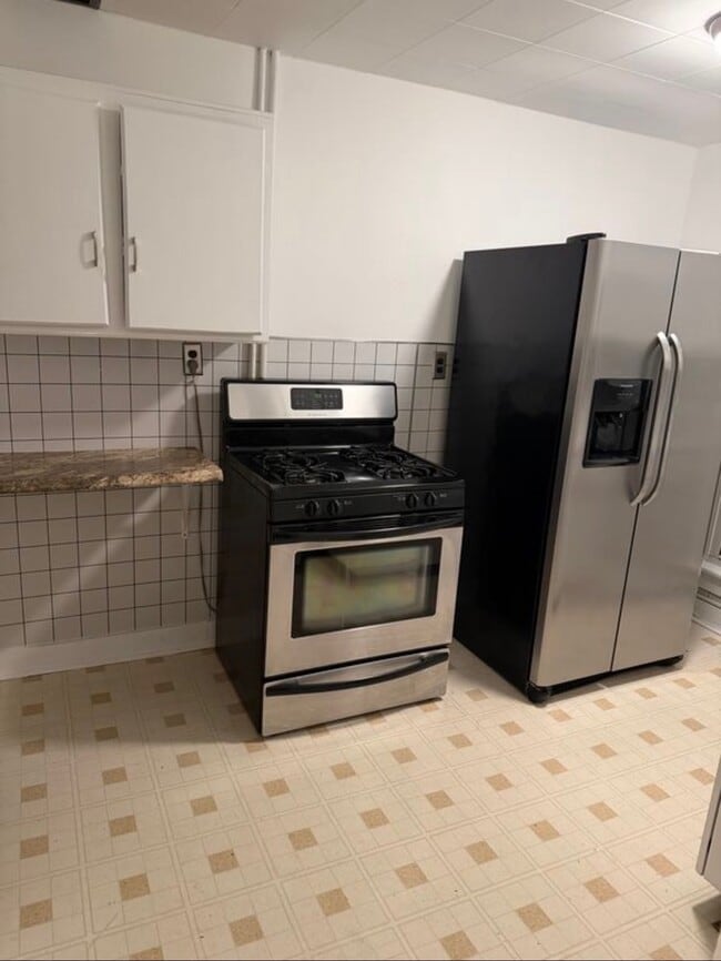Photo - 6 1/2 East Ave Unit Upstairs