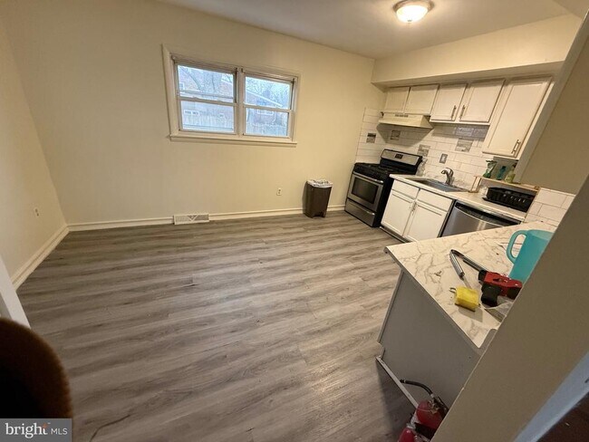 Photo - 209 Narberth Ave Unit B