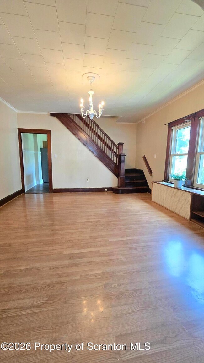 Photo - 542 Deacon St
