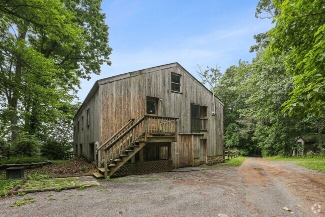 Building Photo - 9625 Hoffman-Seachrist Rd Unit C Rental