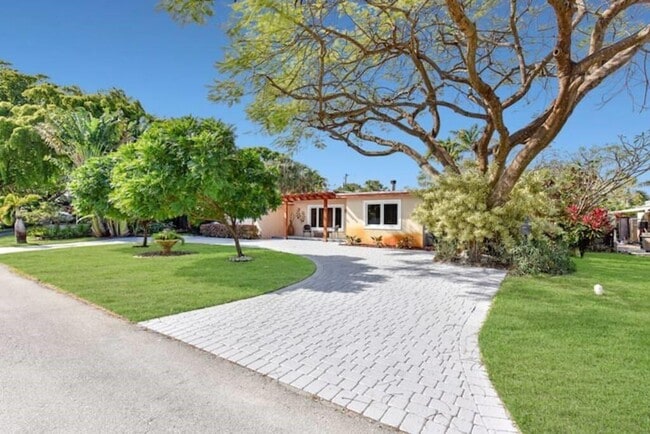 Photo - 401 NW 21st Ct