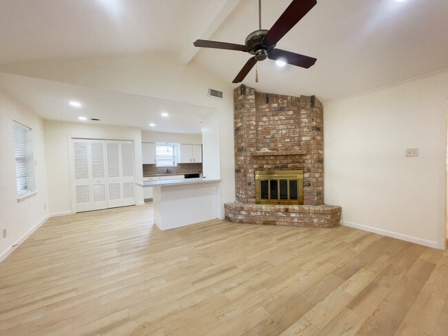 Photo - 7710 Romney Rd