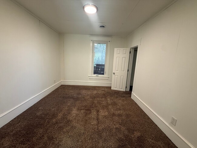 Photo - 23 Custer Ave