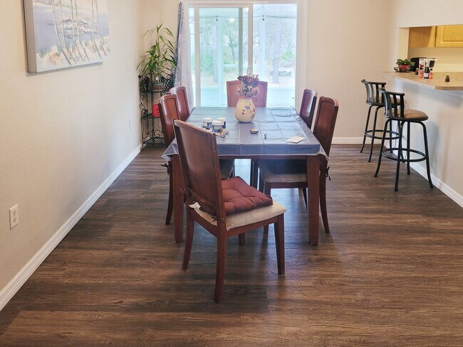 Photo - 3 bedroom, 2 bath rental in the Royal High...