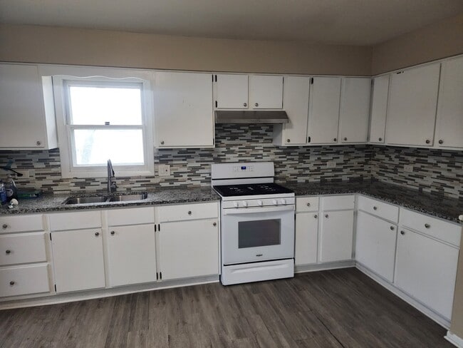 Photo - 1325 N Glenview Ct