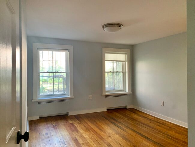 Photo - 139 16th St Unit Garden Apartment