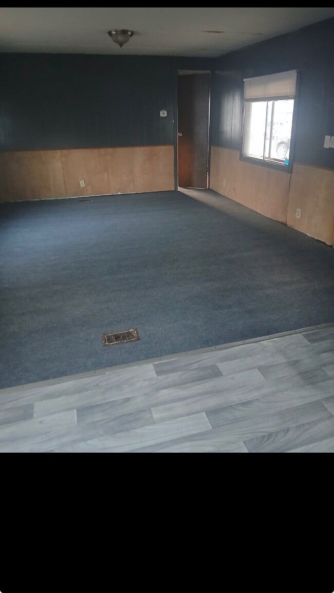 Photo - 704 N Linn St