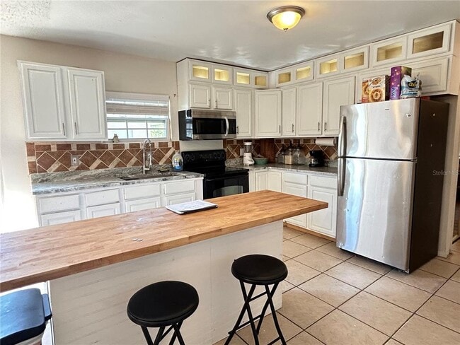 Photo - 430 N Hastings St