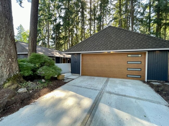 Photo - Beaverton 4 Bed + 2 Bath House - W/D, Walking Trails, EV Charging and MORE!!