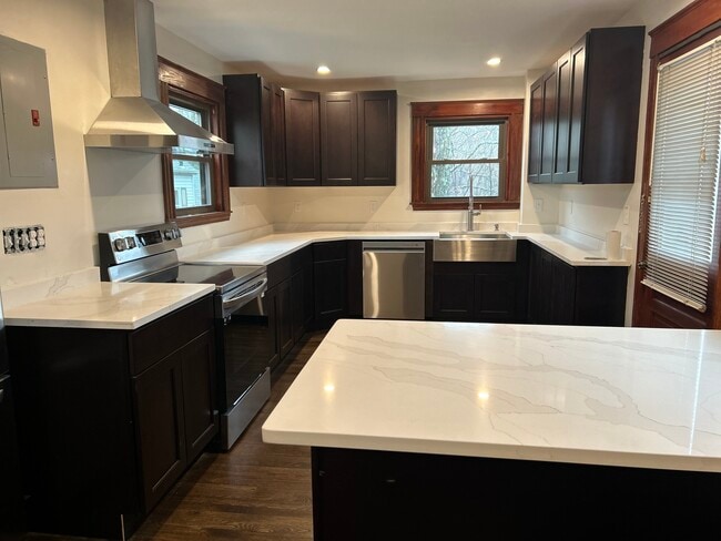 Photo - 215 Pearl St Unit Second Floor